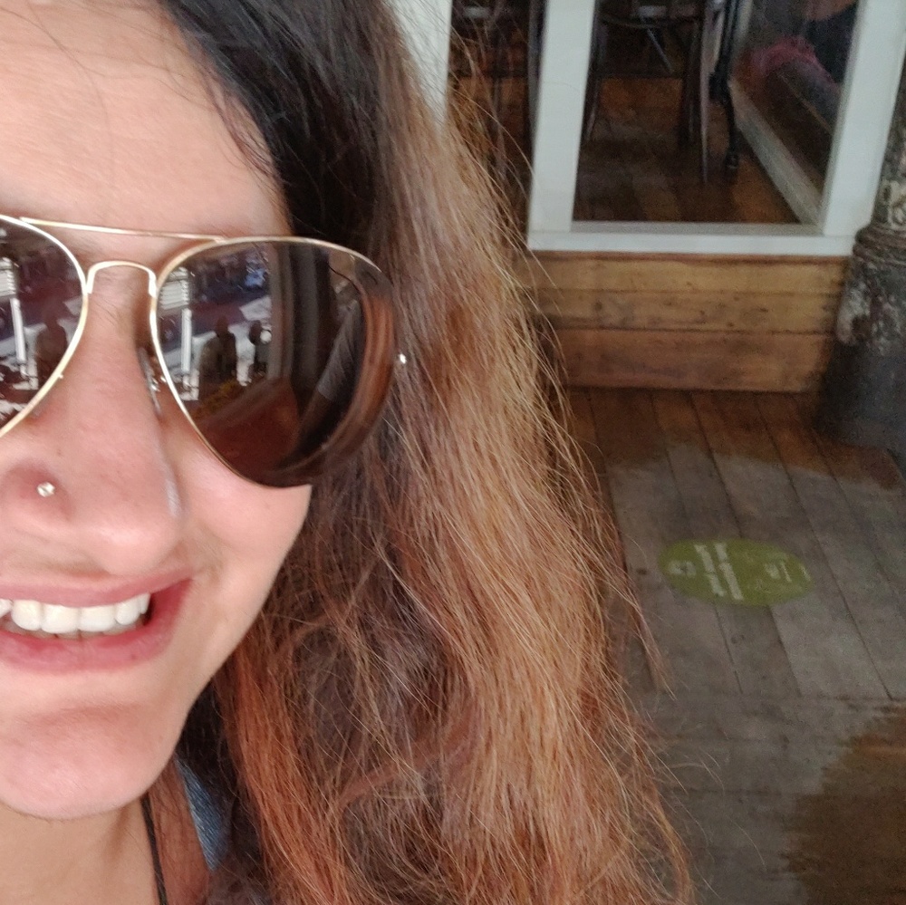 Meet your Posher, Anavjyot